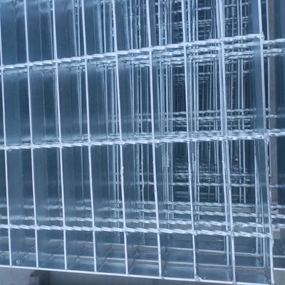 Basınç Kaynaklı Karbon Q235 Çelik Metal Izgara Sıcak Daldırma Galvanizli