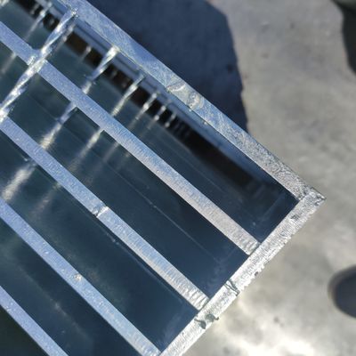 Basınç Kaynaklı Karbon Q235 Çelik Metal Izgara Sıcak Daldırma Galvanizli