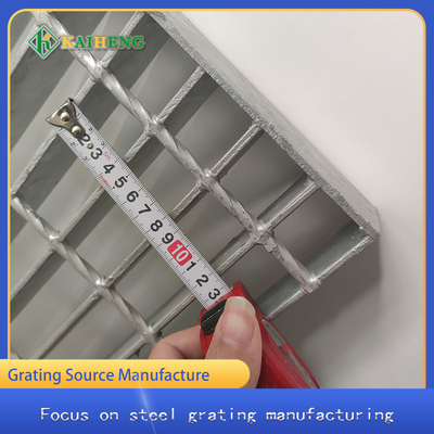 Rafineri için Antiskid Gümüş Beyaz Galvanizli Metal Izgara çubuk ızgara